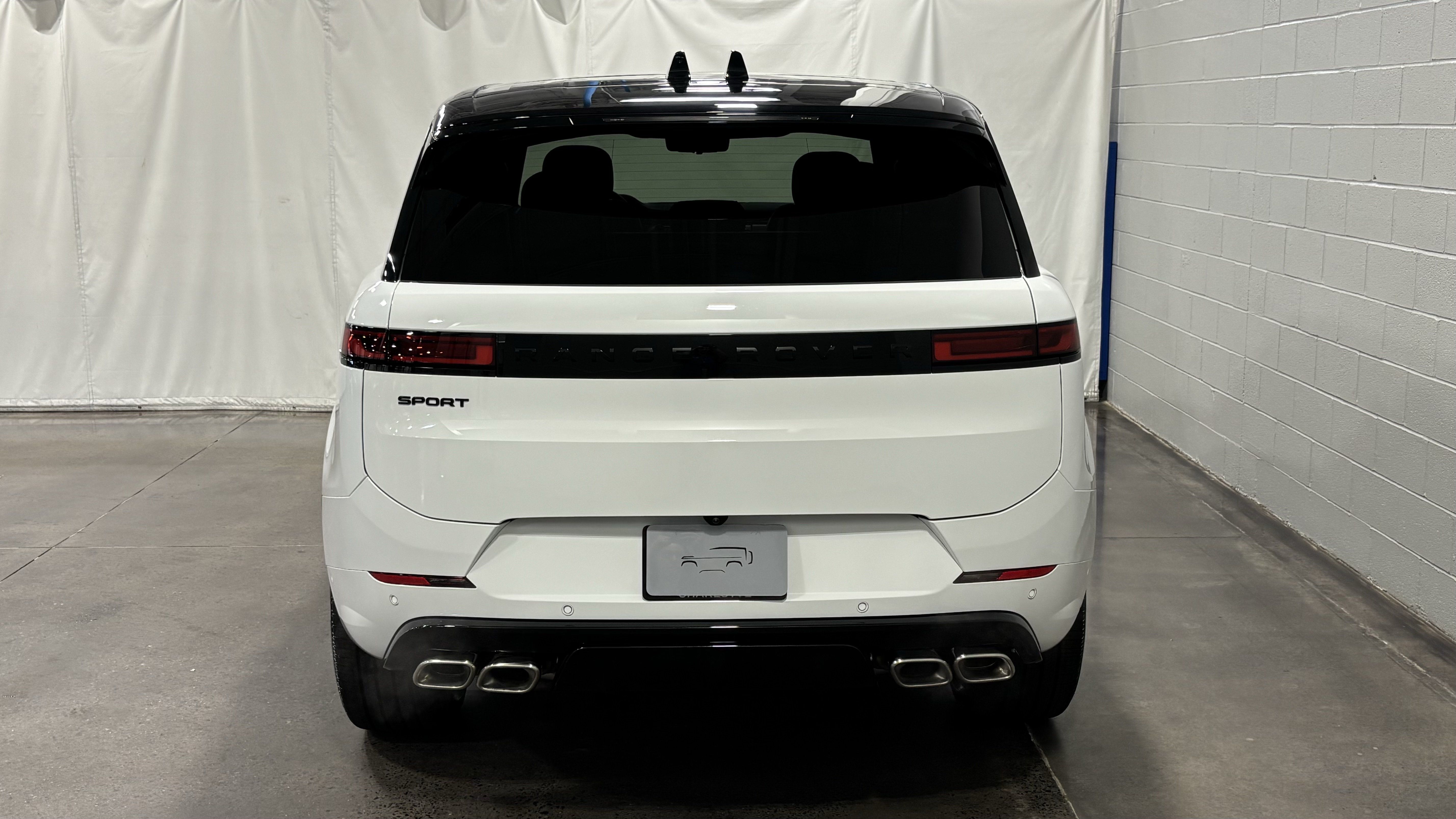 New 2026 Land Rover Range Rover Sport Dynamic SE AWD/4WD image 8