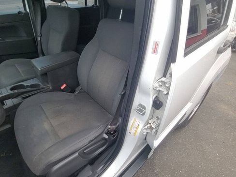 Used 2012 Jeep Liberty Sport RWD image 8