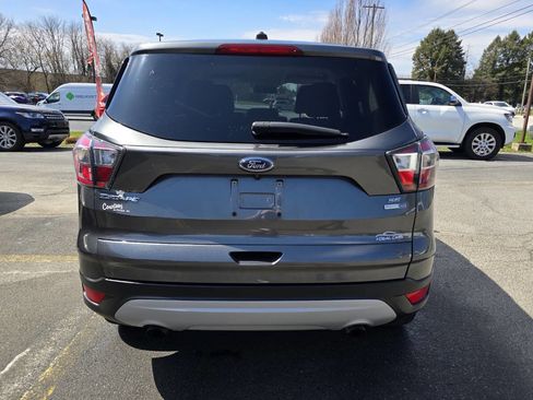 Used 2017 Ford Escape SE w/ SE Cold Weather Package image 4