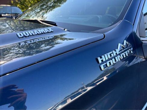 Used 2023 Chevrolet Silverado 1500 High Country w/ Technology Package image 10