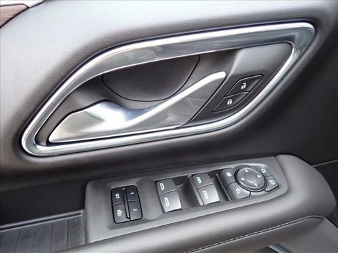 Used 2023 Chevrolet Tahoe Z71 w/ Luxury Package image 18