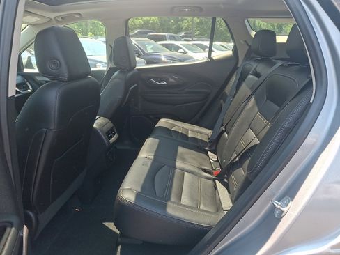 Used 2023 GMC Terrain Denali w/ Denali Premium Package AWD/4WD image 10