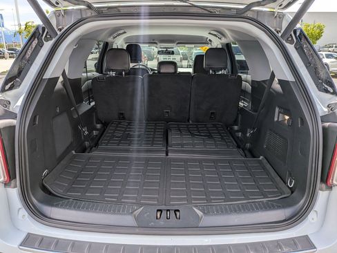 Used 2023 Ford Explorer Limited image 32