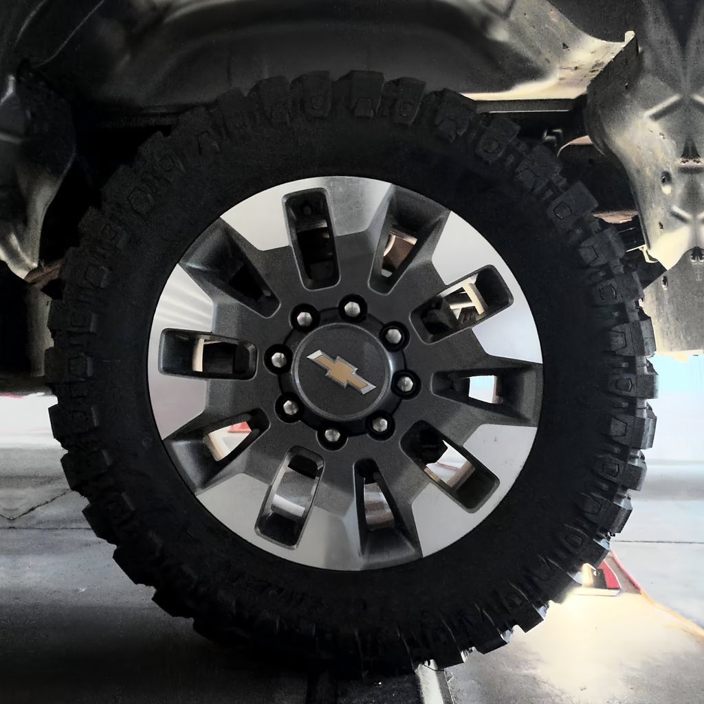 Used 2024 Chevrolet Silverado 2500 Custom w/ Custom Convenience Package AWD/4WD image 17