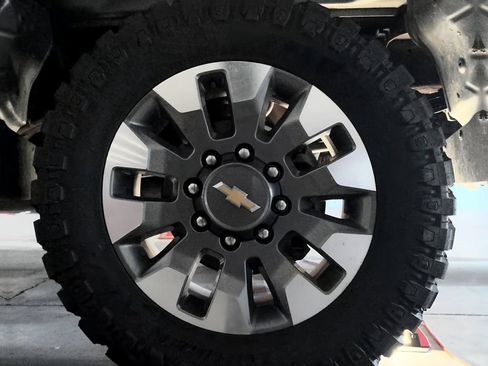 Used 2024 Chevrolet Silverado 2500 Custom w/ Custom Convenience Package AWD/4WD image 17