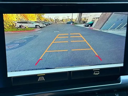 Used 2023 Chevrolet Silverado 1500 LT image 22