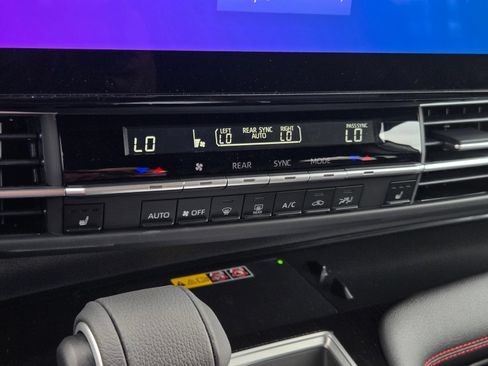 Certified 2026 Toyota Sienna XSE FWD image 19