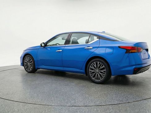 Used 2025 Nissan Altima 2.5 SV image 6