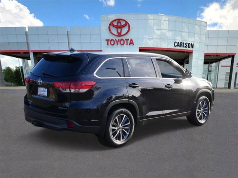 Used 2019 Toyota Highlander XLE image 5