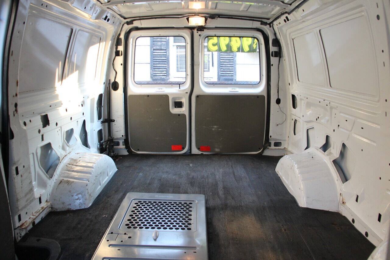 Used 2013 Ford E-250 and Econoline 250 w/ PWR Group RWD image 19