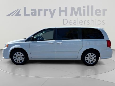 Used 2015 Dodge Grand Caravan SE w/ Quick Order Package 29E SE FWD image 3