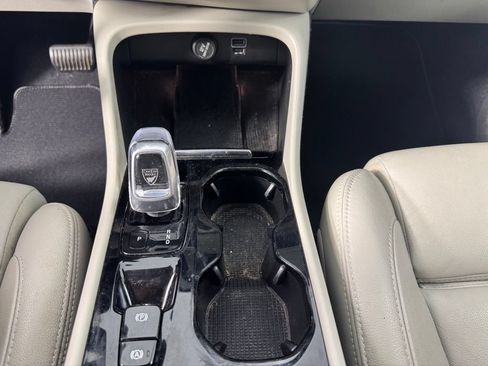 Used 2021 Volvo XC40 T5 Inscription AWD/4WD image 16