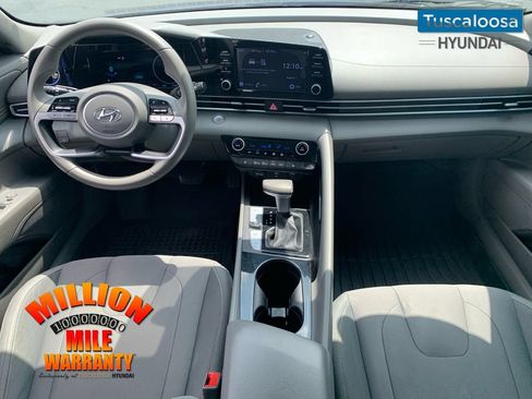Used 2021 Hyundai Elantra SEL w/ Convenience Package FWD image 25
