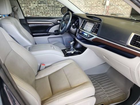 Used 2015 Toyota Highlander Limited FWD image 14