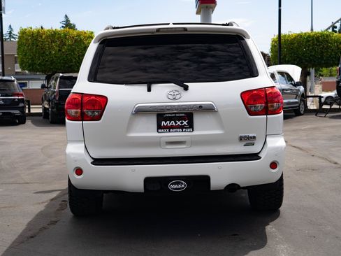 Used 2014 Toyota Sequoia Platinum AWD/4WD image 10