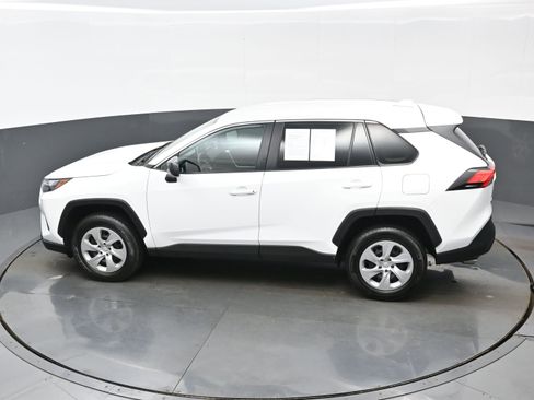 Used 2024 Toyota RAV4 LE AWD/4WD image 35