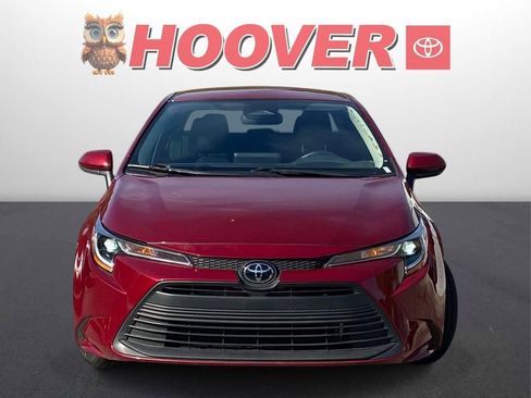 Used 2025 Toyota Corolla LE FWD image 8