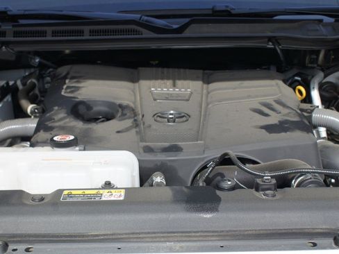 Used 2025 Toyota Tundra SR w/ SR Tow Package AWD/4WD image 25