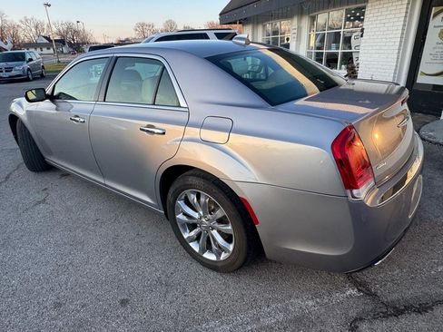 Used 2018 Chrysler 300 Limited image 4