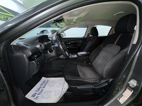 Used 2021 Nissan Sentra SR FWD image 17