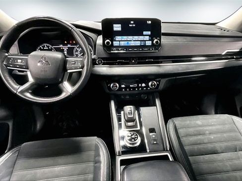 Used 2022 Mitsubishi Outlander SE image 8