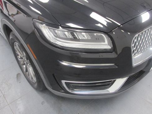 Used 2019 Lincoln Nautilus Select AWD/4WD image 10