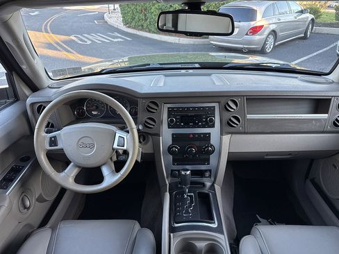 Used 2008 Jeep Commander Sport image 35