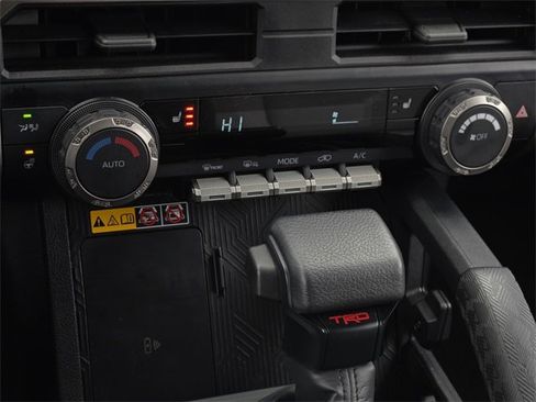 Certified 2025 Toyota 4Runner TRD Off-Road image 22