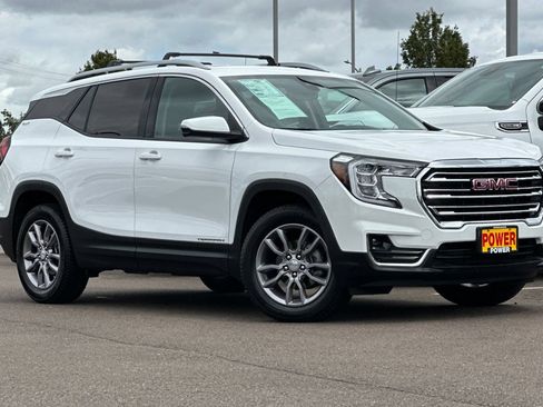 Used 2023 GMC Terrain SLT AWD/4WD image 2