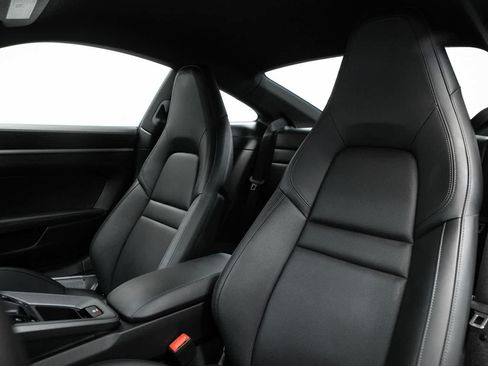 Certified 2025 Porsche 911 Carrera RWD image 5