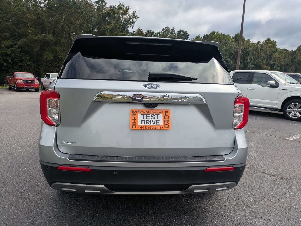 Used 2023 Ford Explorer XLT w/ Equipment Group 202A RWD image 5