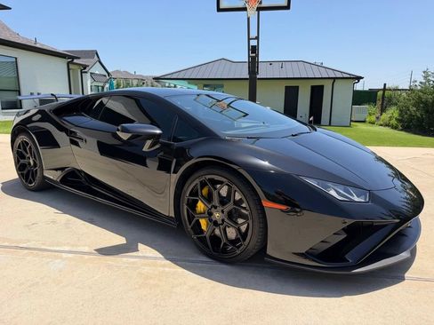 Used 2021 Lamborghini Huracan EVO RWD image 2
