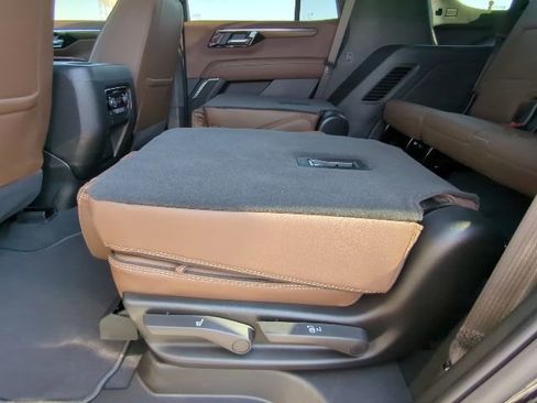 New 2026 Chevrolet Tahoe High Country w/ Sun And Tow Package image 7