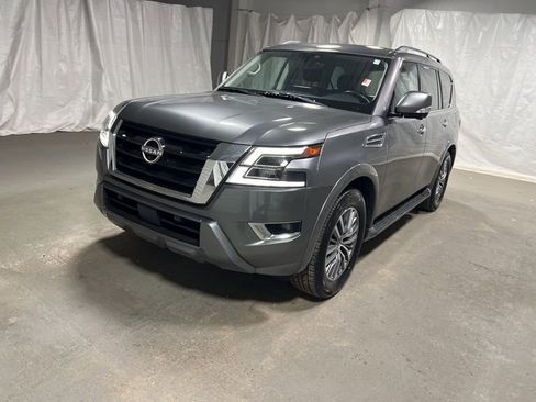 Used 2023 Nissan Armada SL w/ Captain's Chairs Package image 3