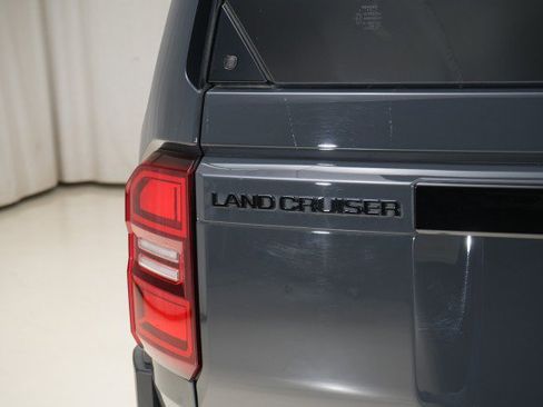 Used 2025 Toyota Land Cruiser image 24