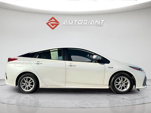 Used 2021 Toyota Prius Prime LE image 8