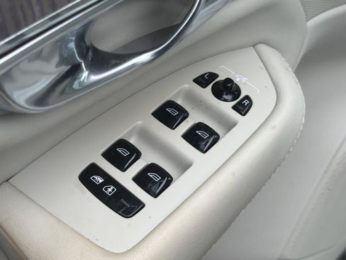 Certified 2023 Volvo XC90 B5 Plus w/ Protection Package Premier image 26