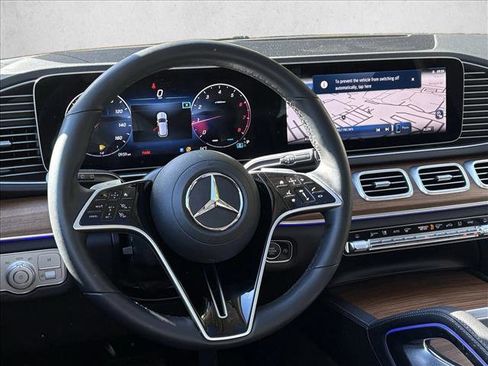 Used 2025 Mercedes-Benz GLE 350 4MATIC image 13
