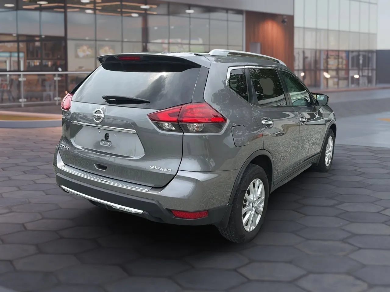 Used 2017 Nissan Rogue SV AWD/4WD image 11