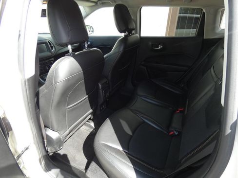 Used 2019 Jeep Compass Latitude AWD/4WD image 13
