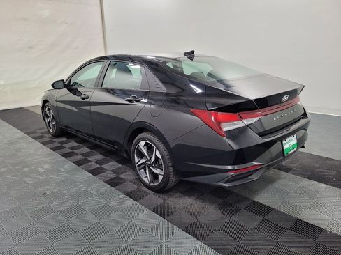 Used 2023 Hyundai Elantra SEL w/ Convenience Package FWD image 3