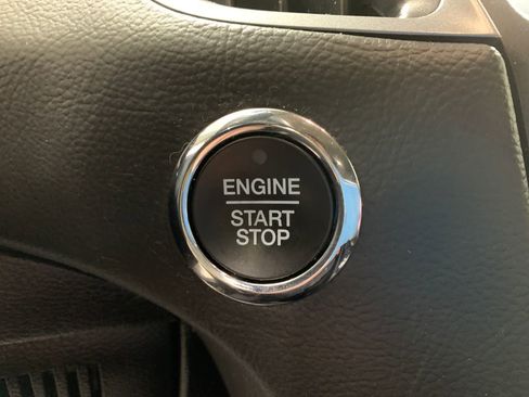 Used 2020 Ford Edge SE image 14