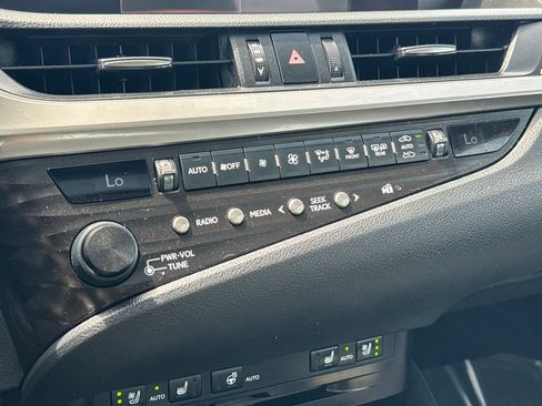 Used 2020 Lexus ES 350 w/ Premium Package FWD image 25