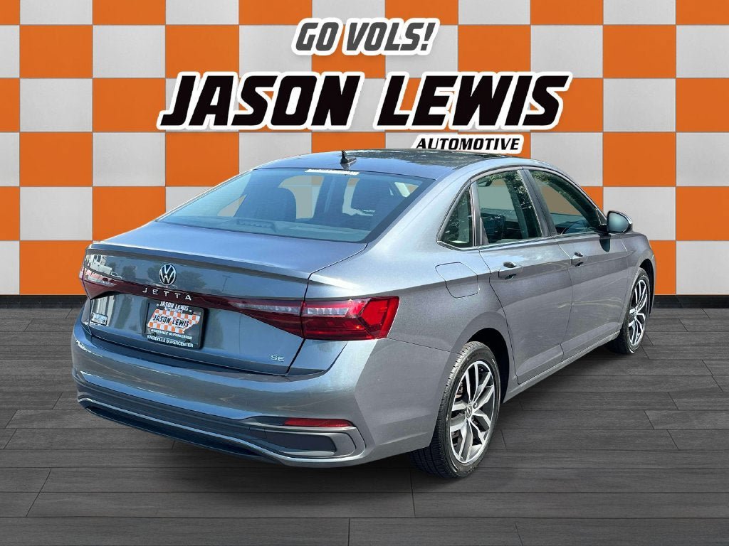 Used 2025 Volkswagen Jetta SE FWD image 3