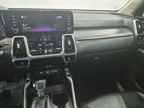 Used 2021 Kia Sorento SX image 19