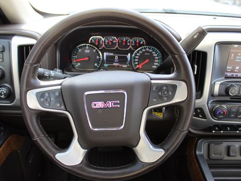 Used 2018 GMC Sierra 1500 SLT image 18