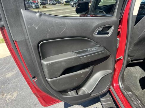 Used 2018 Chevrolet Colorado LT w/ Safety Package image 14