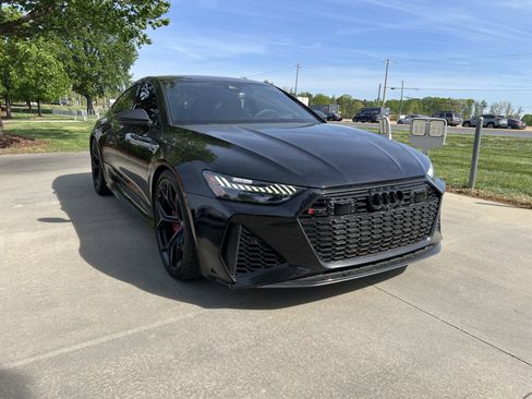 Used 2024 Audi RS 7 Performance image 2