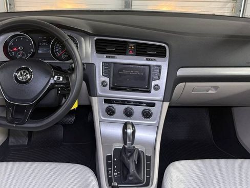 Used 2017 Volkswagen Golf S AWD/4WD image 11