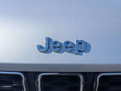 Used 2023 Jeep Grand Cherokee L Laredo w/ Luxury Tech Group I AWD/4WD image 9